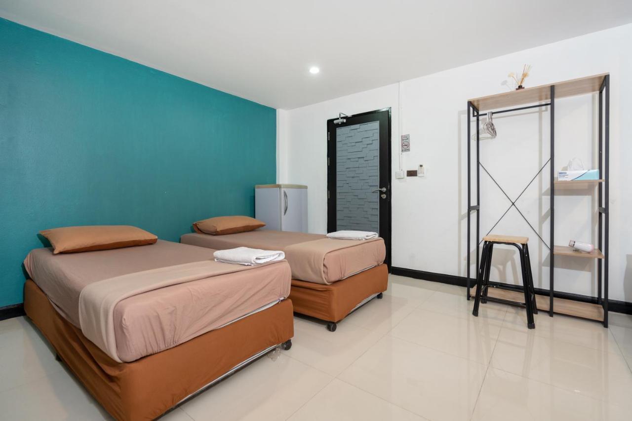 Black Pantera Hostel Patong Exterior foto