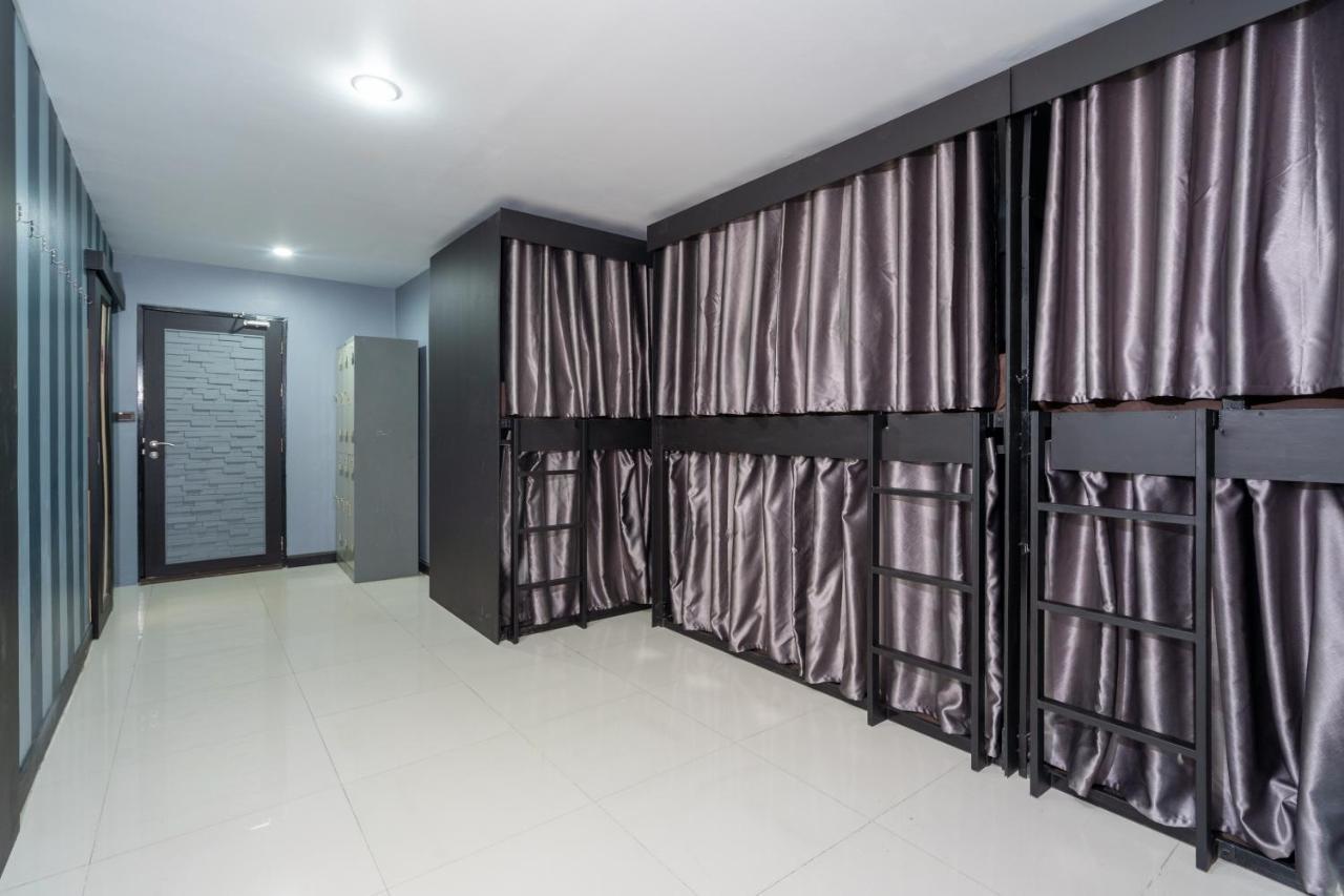 Black Pantera Hostel Patong Exterior foto